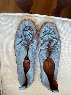 Light Blue Leather Tie-Front Women’s Flats with Brown Trim Bonavi